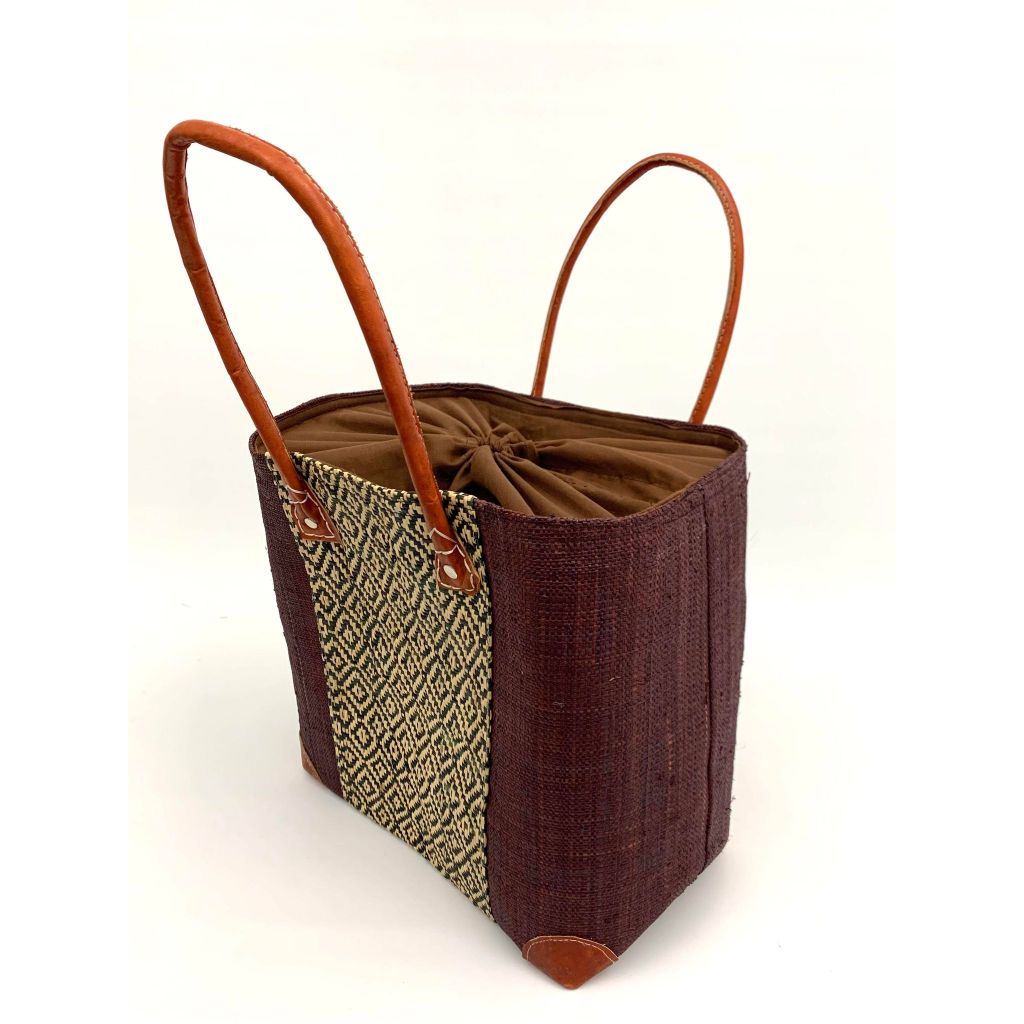 Handmade brown raffia women's classy handbag with boho design,pockets & leather handle. Made in Madagascar with love